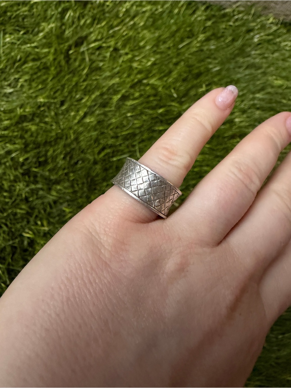 Thistle & Bee Classic Textured Silver Band Ring - Women Jewelry